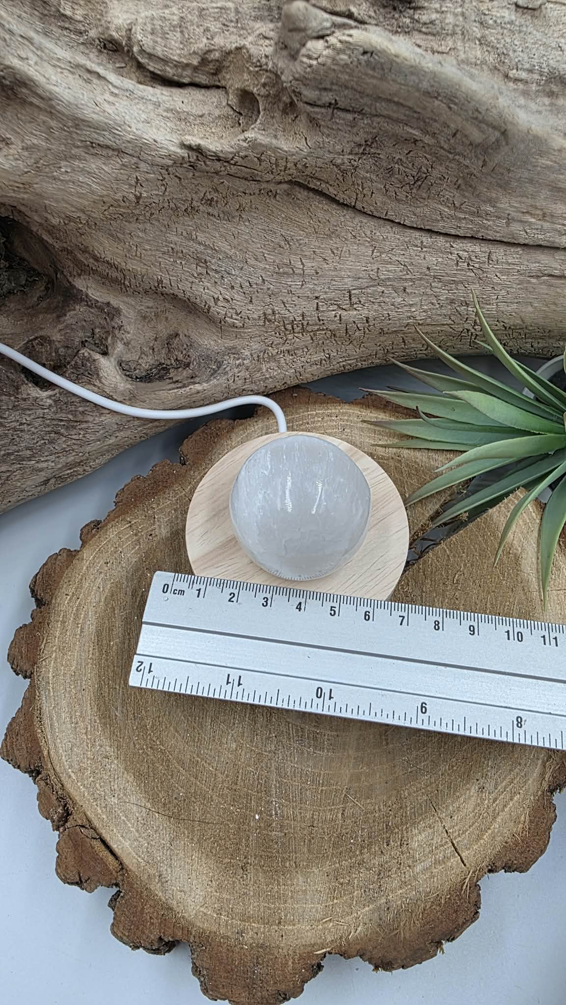 Mini Lampe LED en Sélénite – Boule lumineuse